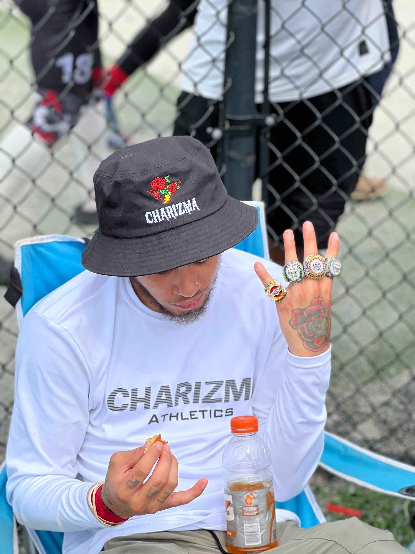 Charizma suede bucket hat